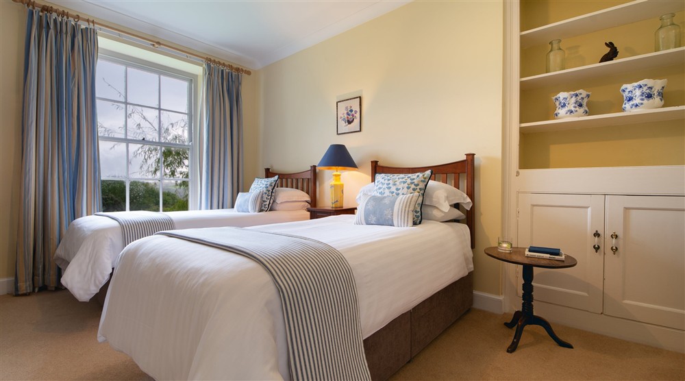 First floor twin bedroom at Higher Brownstone Farm in Nr Kingswear, Devon