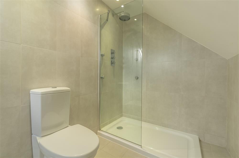 En-suite shower room to master bedroom at Higher Close, Mawgan Porth