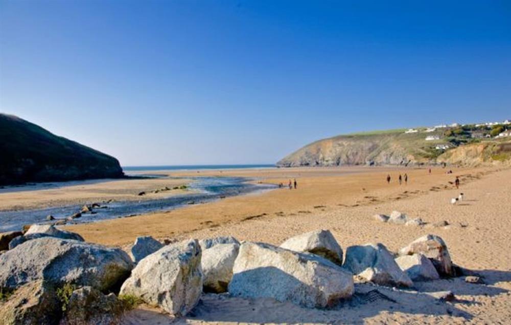 The west-facing, sandy beach at Mawgan Porth is in easy walking distance at Higher Close, Mawgan Porth