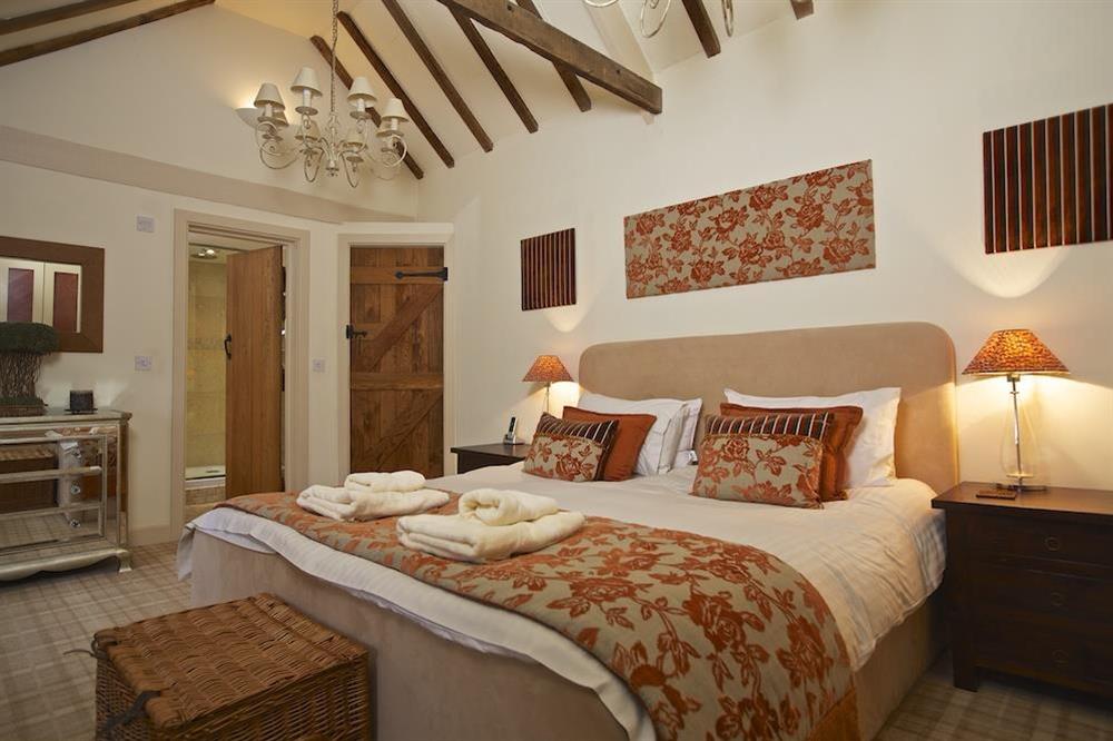 En suite master bedroom at Higher Collaton Cottage in Malborough, Nr Salcombe
