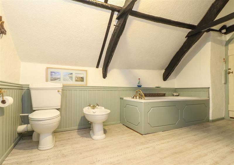 The bathroom at Higher Hill House, Crackington Haven