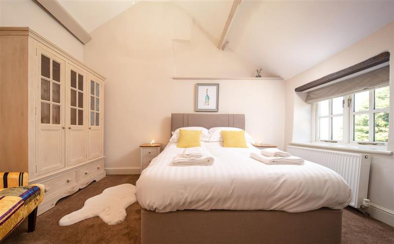 One of the 5 bedrooms (photo 2) at Higher Mullacott Farmhouse, Ilfracombe