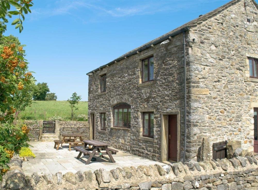Delightful holiday home with private patio area at Higher Paradise in Horton-in-Craven, near Skipton, North Yorkshire