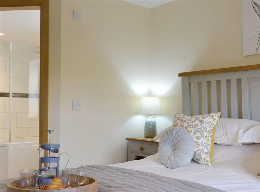 Peaceful en-suite double bedroom at The House, 