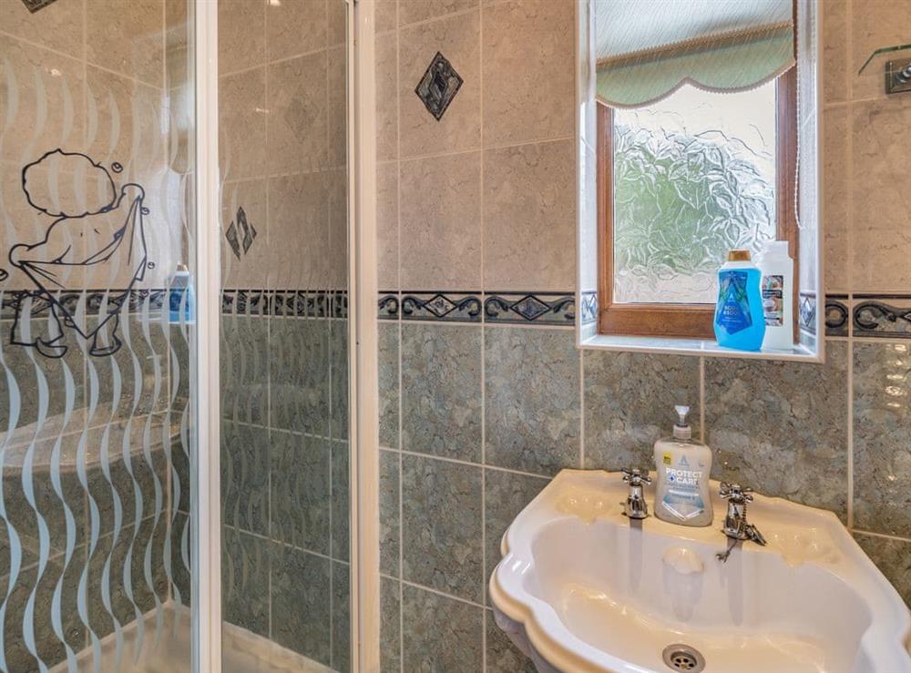 Shower room at Highfield Cottage in Poulton-le-Fylde, Lancashire