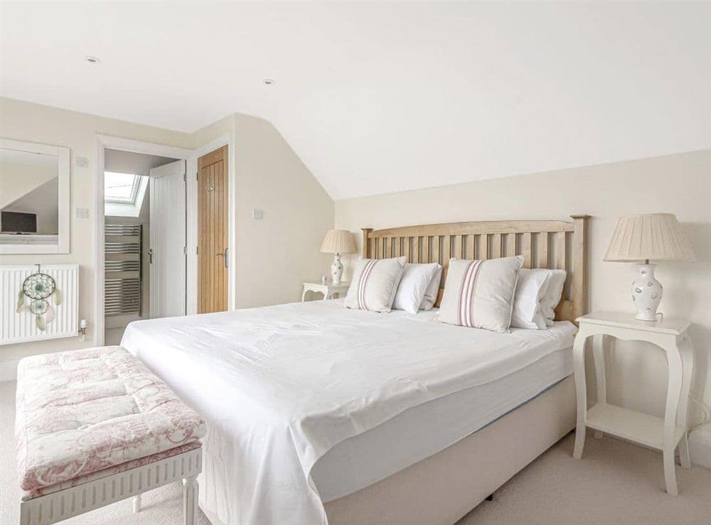 Master bedroom and en-suite at Highlands in St Mawes, Cornwall