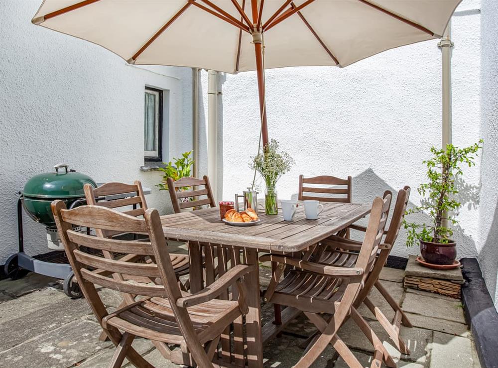 Sitting-out-area at Hill Cottage in Poughill, near Bude, Cornwall