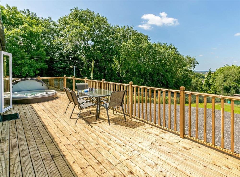 Decking at Hill Crest Lodges- Hill Crest Lodge 1 in Hemswell, near Market Rasen, Lincolnshire