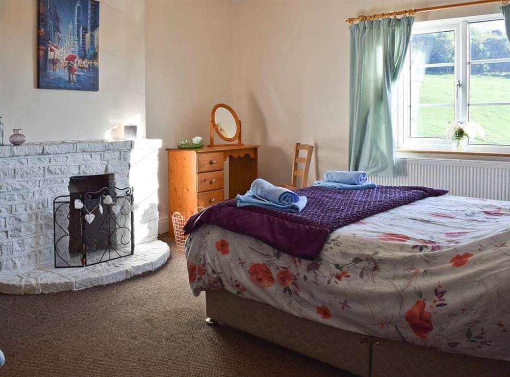 Double bedroom (photo 2) at Hill Farm in Harby, near Melton Mowbray, Leicestershire