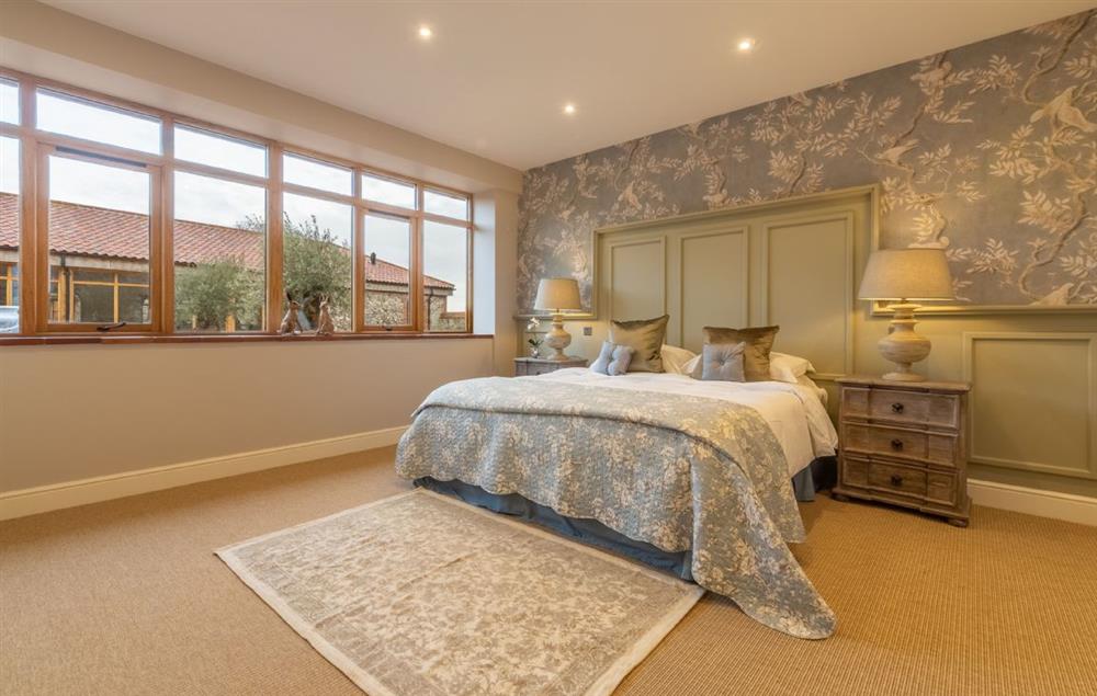 Bedroom with 6’ super king-size bed with VI sprung mattress at Hill Farm Massingham, Little Massingham