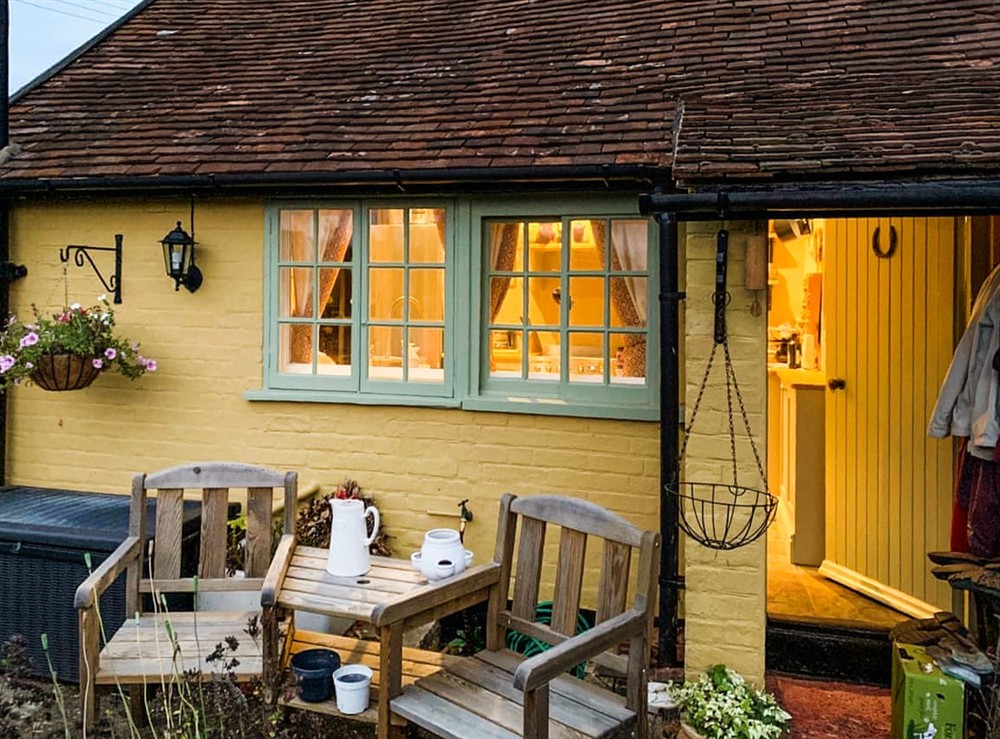 Sitting-out-area at Hill House in Colchester, Suffolk