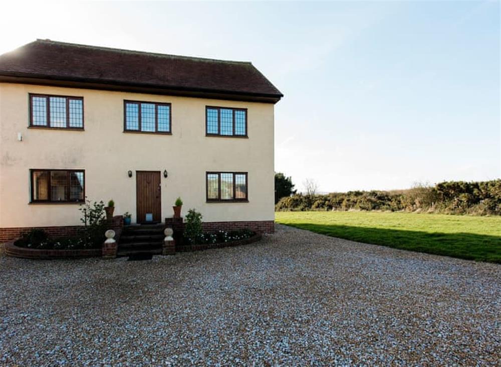Delightful holiday home at Hill Top in Dairy Farm House, Newport
