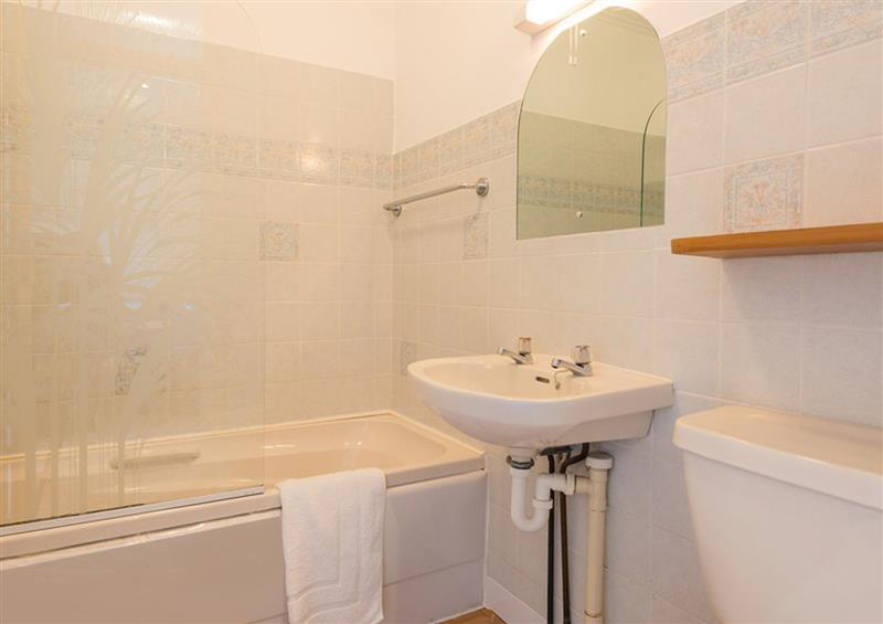 The bathroom at Hillcroft Bungalow, Daymer Bay
