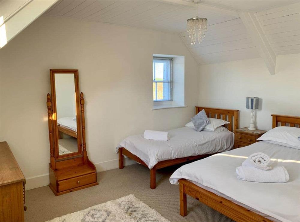 Twin bedroom at Hillside in Port Isaac, Cornwall