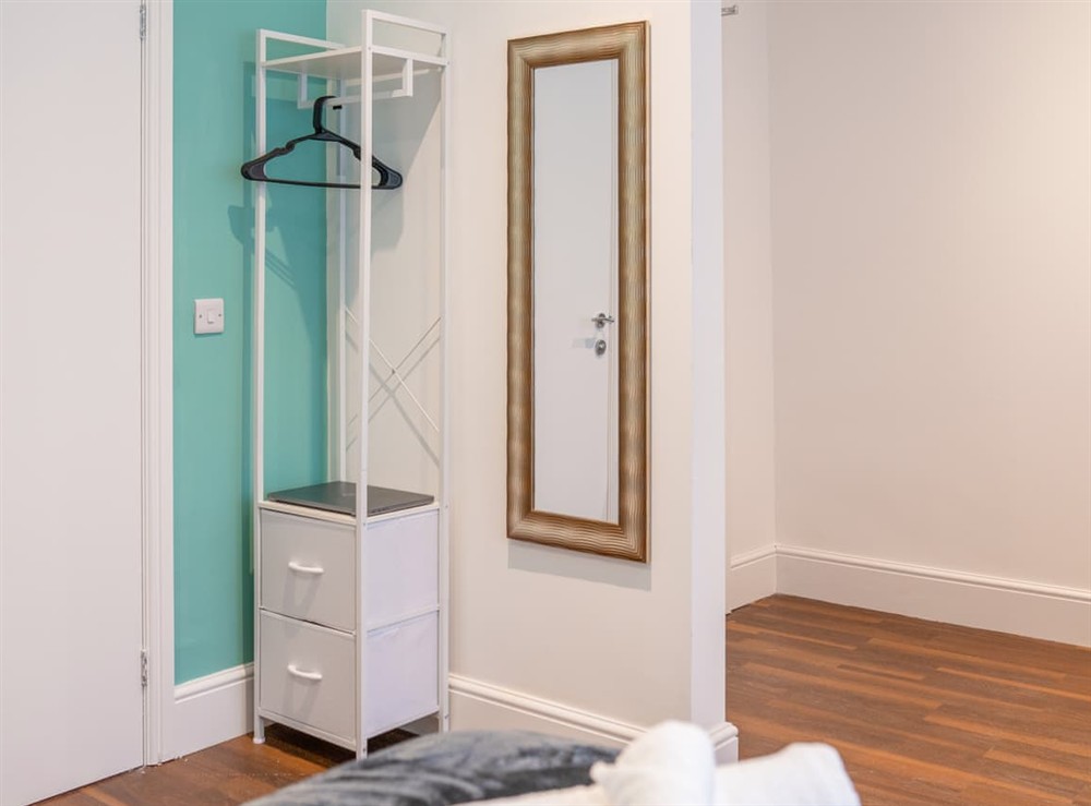 Twin bedroom