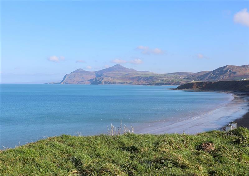 The setting of Hilltop (photo 2) at Hilltop, Morfa Nefyn