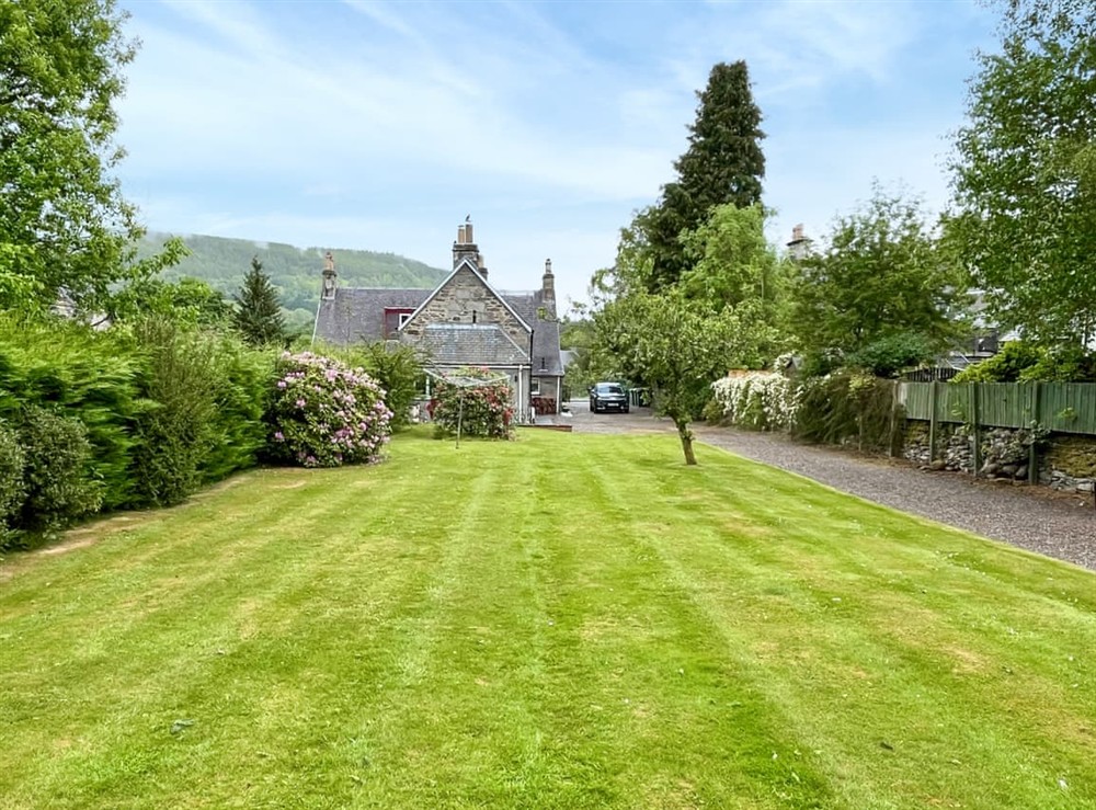 Garden at Hillview Cottage in Aberfeldy, Perthshire