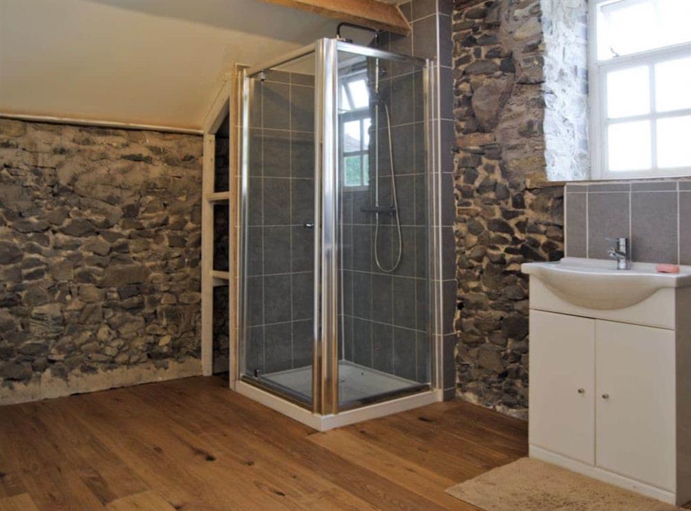 Shower room at Hirros Hall Longhouse in Llanerfyl, near Welshpool, Powys