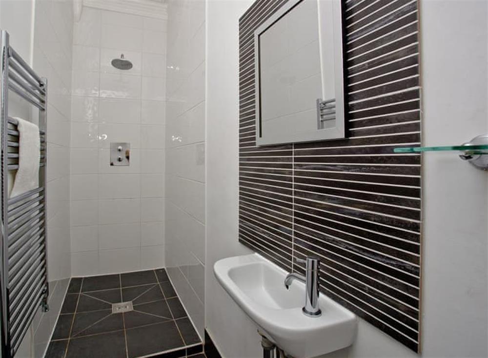 En-suite at Hobart House in , Newquay