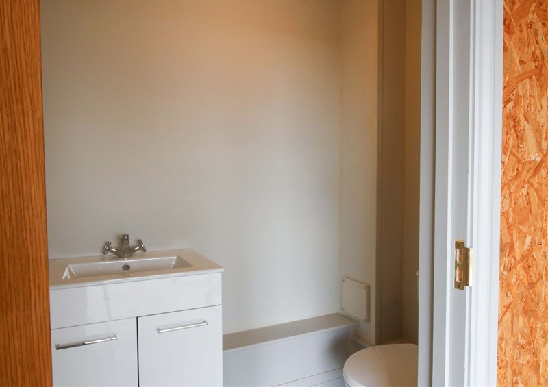 Bathroom (photo 3) at Hoddell Pitch Cottage, Kinnerton near New Radnor