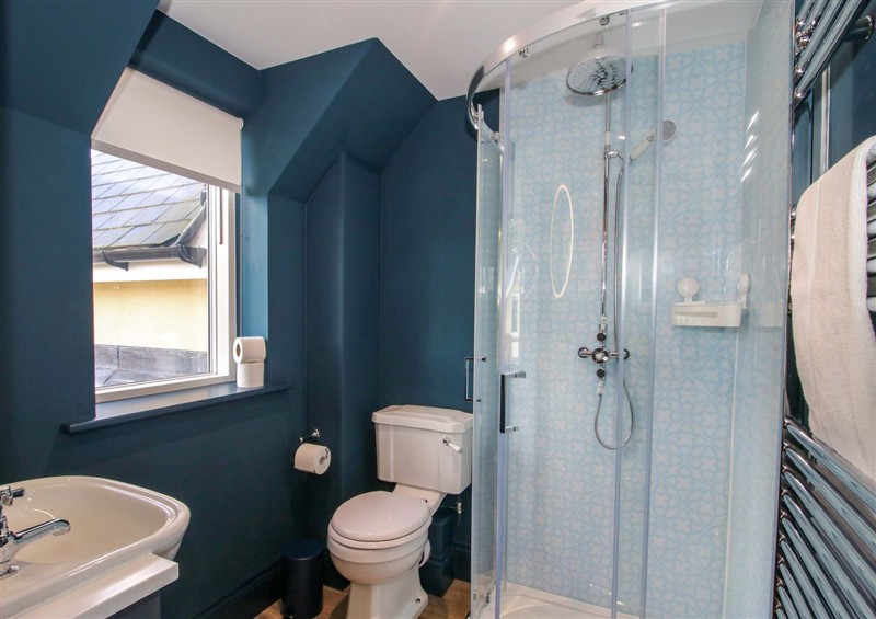 Bathroom at Hoddell Pitch Cottage, Kinnerton near New Radnor