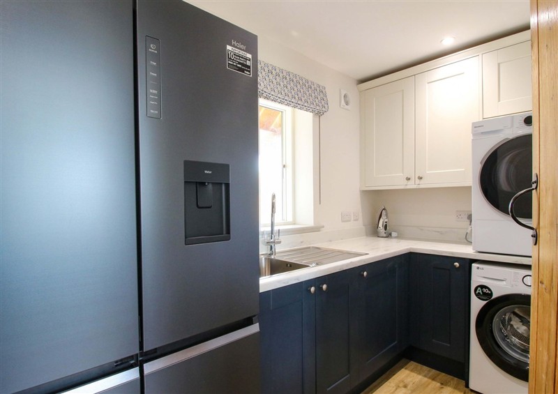 The kitchen (photo 3) at Hoddell Pitch Cottage, Kinnerton near New Radnor