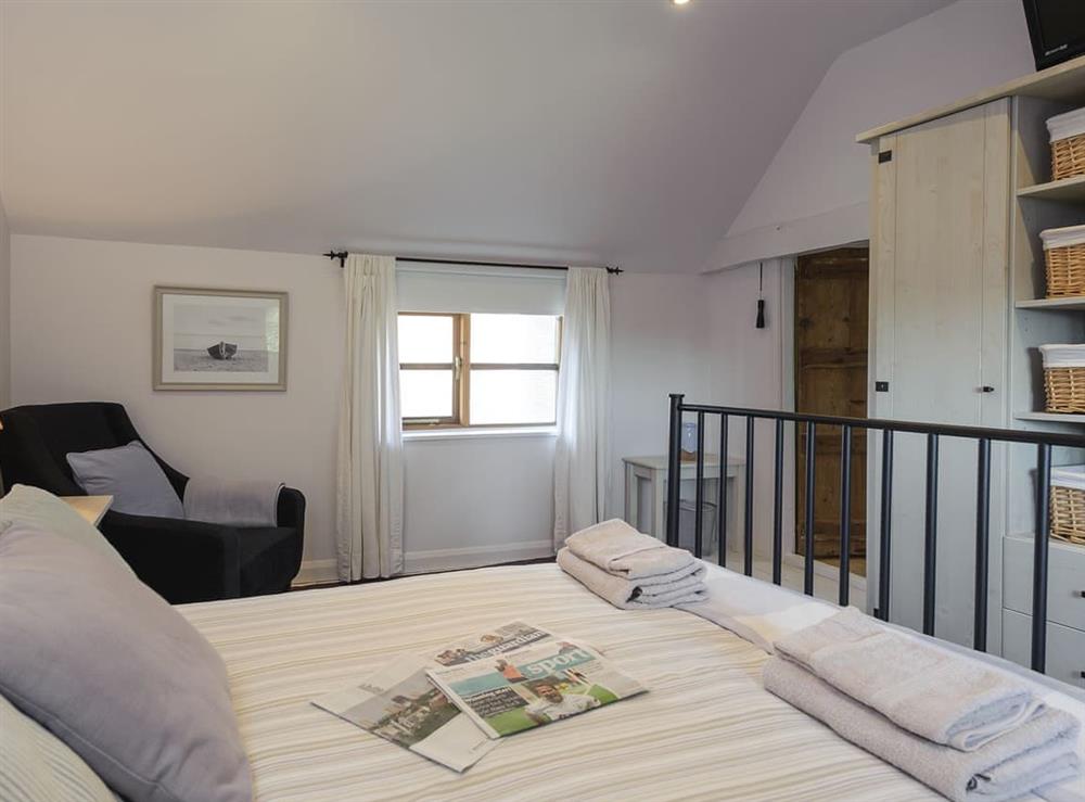 Double bedroom (photo 2) at Hogsnorting Villa in Blythburgh, near Southwold, Suffolk