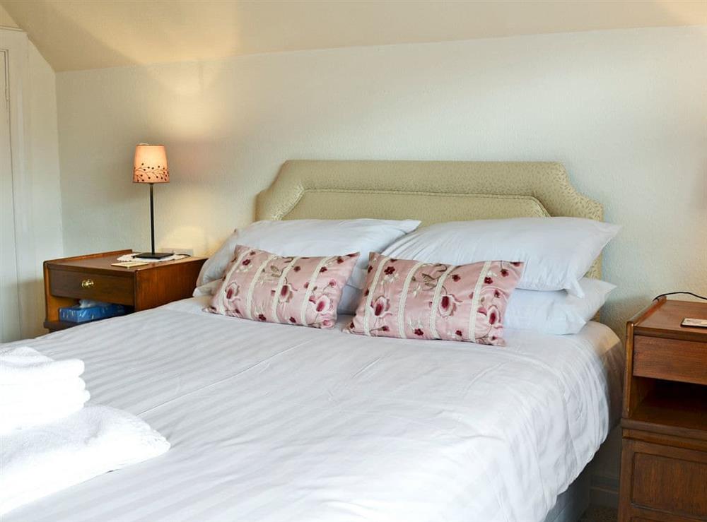 Comfortable and cosy double bedroom at Holbeck Apartment in Scarborough, North Yorkshire