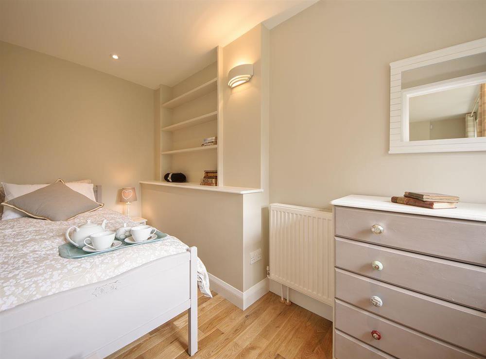 Cosy single bedroom at Holliers Cottage in Middle Barton, near Chipping Norton, Oxfordshire