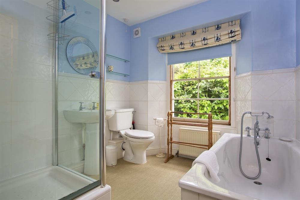 Family bathroom at Holly Cottage in Devon Road, Salcombe