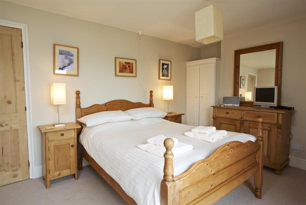 Master bedroom with double bed (photo 2) at Holly Cottage in Devon Road, Salcombe