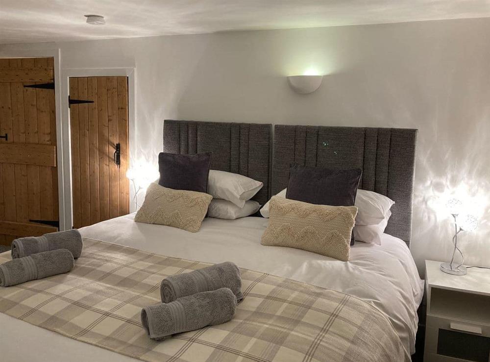 En-suite bedroom set as super king at Holly Cottage in Palnackie, near Castle Dougles, Kirkcudbrightshire