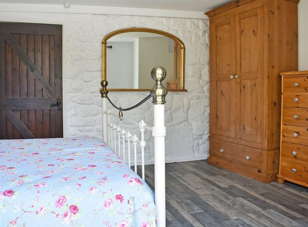 Double bedroom (photo 2) at Holly Cottage in Roud, Isle of Wight