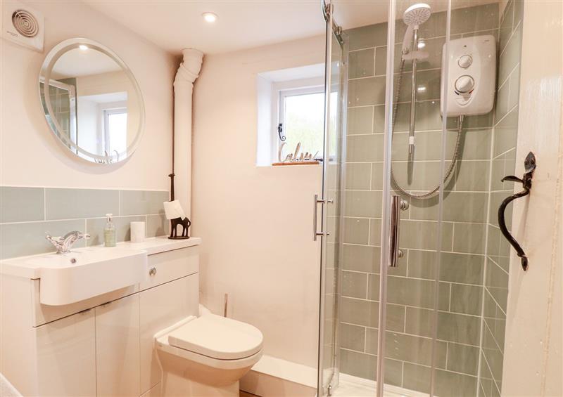 The bathroom at Holly Cottage, Sea Palling
