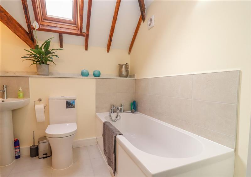 The bathroom at Holly Cottage, Stratford-Upon-Avon