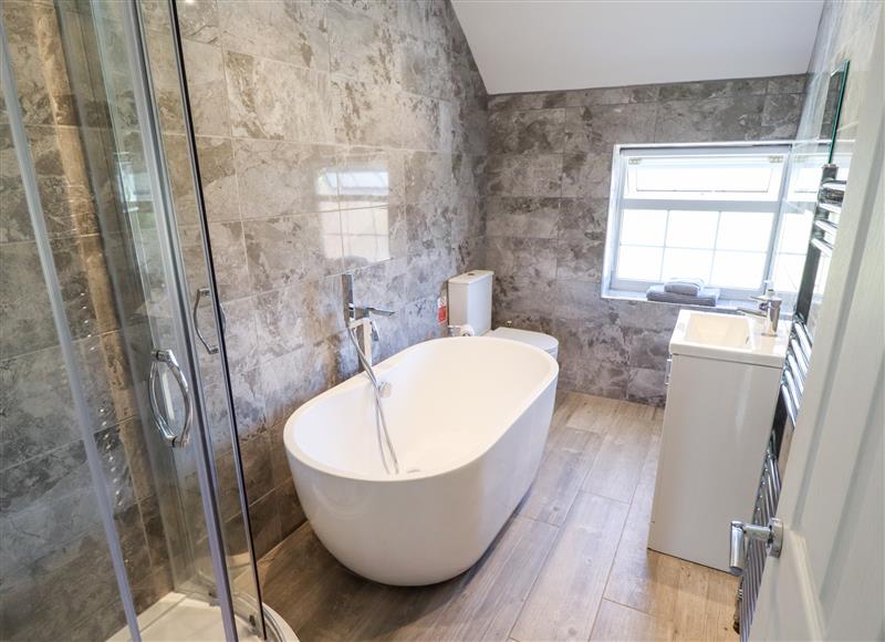 This is the bathroom at Holly Cottage, Wickenby near Wragby