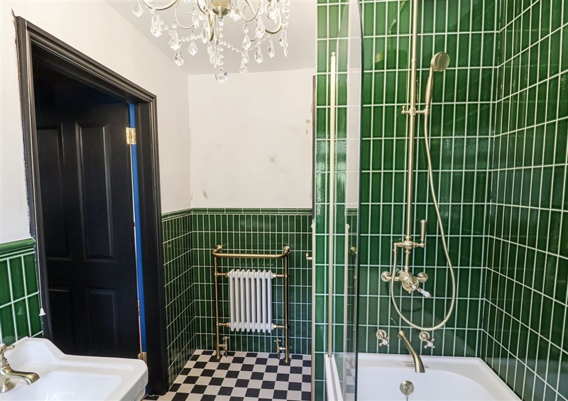Bathroom (photo 5) at Holly Farm and Annexe, Holly Farm near Brantham