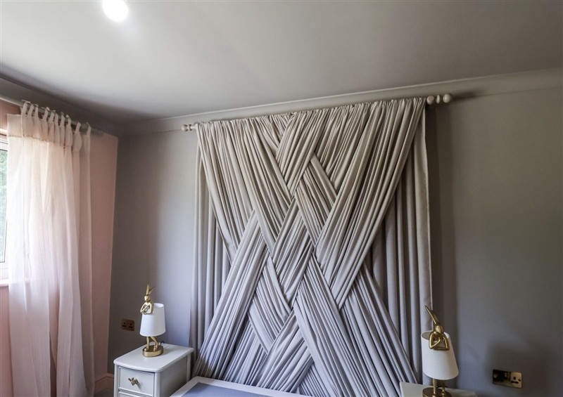 One of the 5 bedrooms (photo 2) at Holly Farm and Annexe, Holly Farm near Brantham