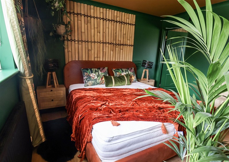 This is a bedroom (photo 2) at Holly Farm and Annexe, Holly Farm near Brantham