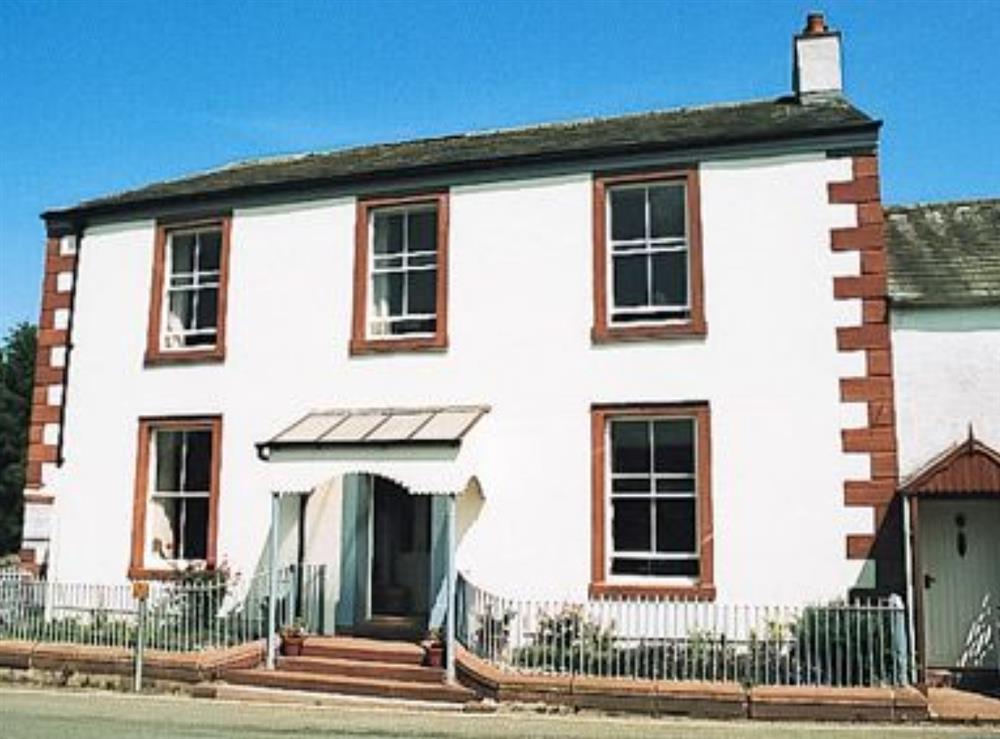 Holly House in Pooley Bridge, near Ullswater, Cumbria sleeps 10