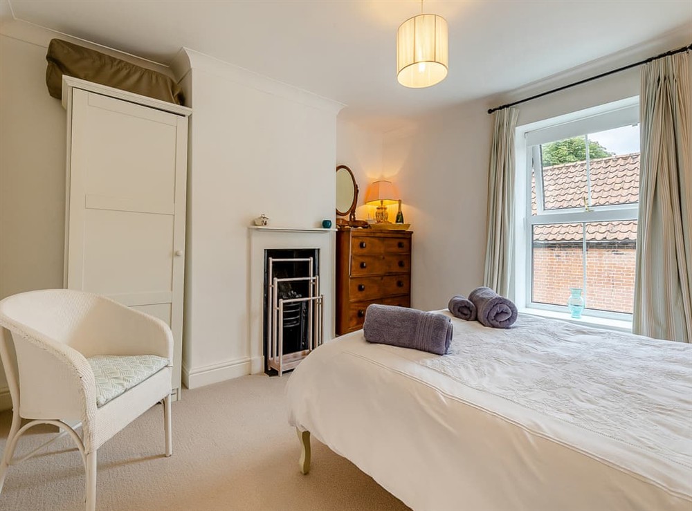 Double bedroom (photo 3) at Holly House in South Creake, near Fakenham, Norfolk