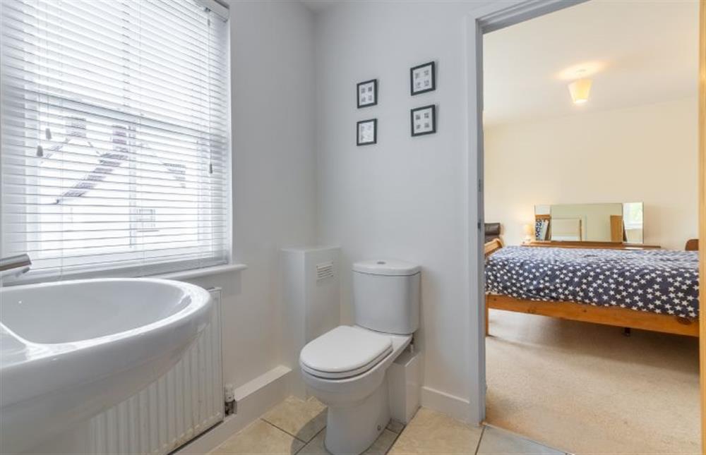 Holly House: Shared en-suite