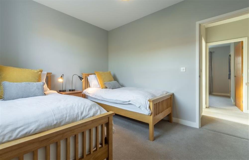 First floor: Twin bedroom at Holly Lodge, Wells-next-the-Sea