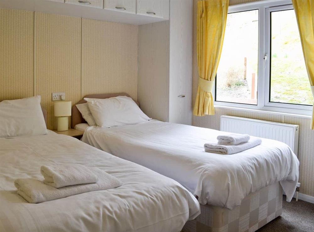 Twin bedroom at Hollys Lodge in Kirkby Stephan, Cumbria