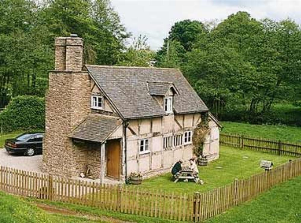Hollywall Croft in Stoke Prior, near Leominster, Herefordshire sleeps 4