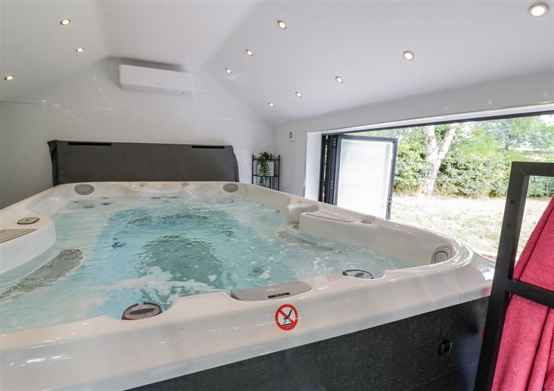 The hot tub at Hollywell Cottage, Chorley near Lichfield