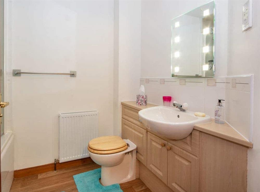 Bathroom at Holm Dell Apartment in Inverness, Inverness-Shire