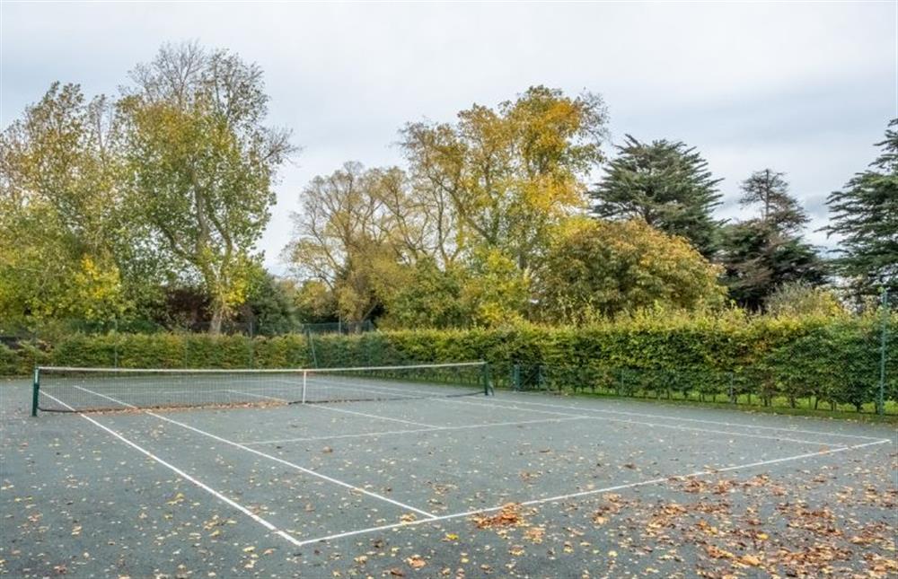 Tennis court available for guest use at Holmbush, Thornham near Hunstanton