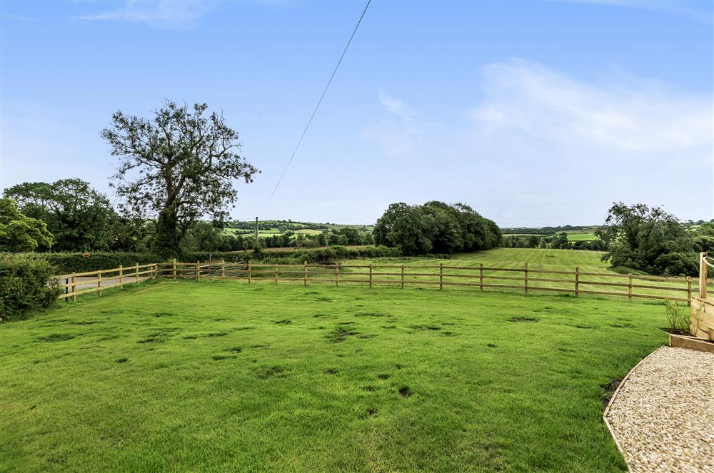 Wonderful countryside views all around at Holway Cottage, Cattistock