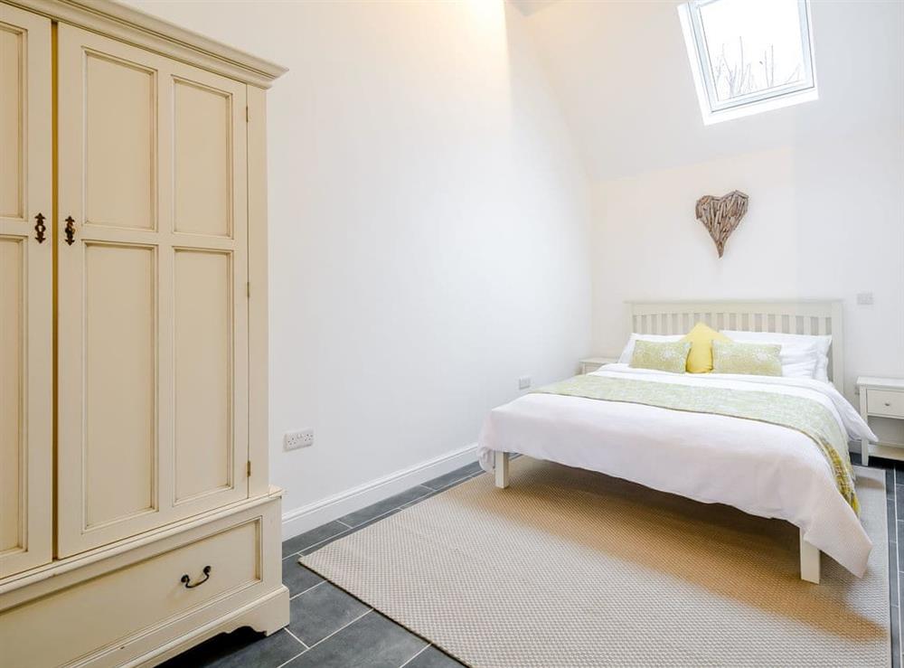 Comfortable double bedroom at Pippin, 